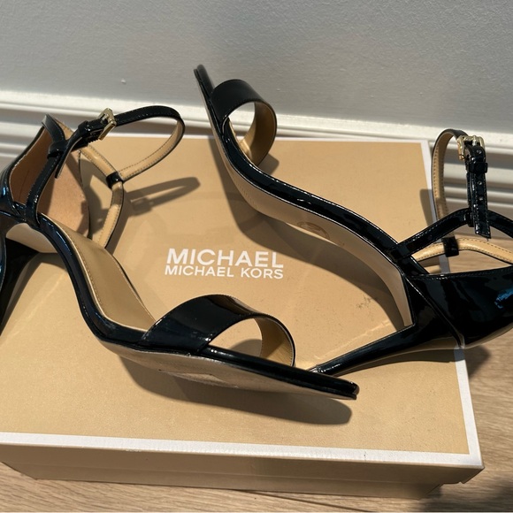 Michael Kors Simone Sandal - Picture 13 of 14
